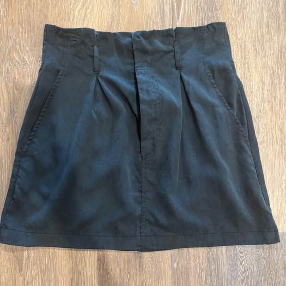 Reformation size 6 black mini skirt